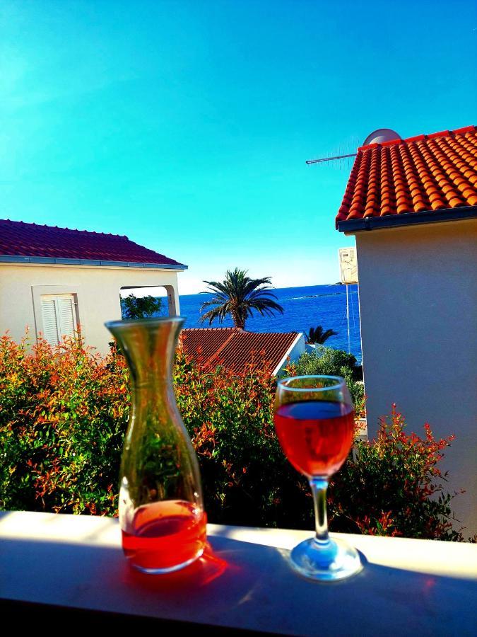 Apartment Slavonia Vis